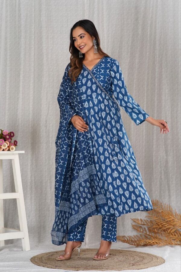 Angrakha kurta set with a new style in Saganeri print