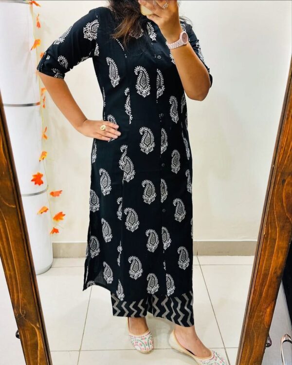 Co-ord set in Aline pattern paired with Ankle length pant