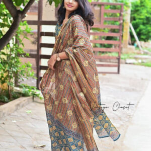 Floral Print Kurti Set* - Kurti with a neckline and Fancy Moti Buttons with 3/4 sleeve paired with set bottom and Dupatta