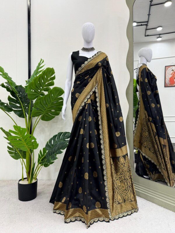Mono Benglori Silk Fabric Saree