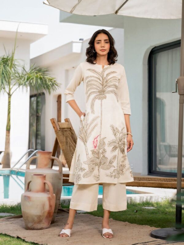 Solid co-ord set in soft cotton kurta with one pocket pants
